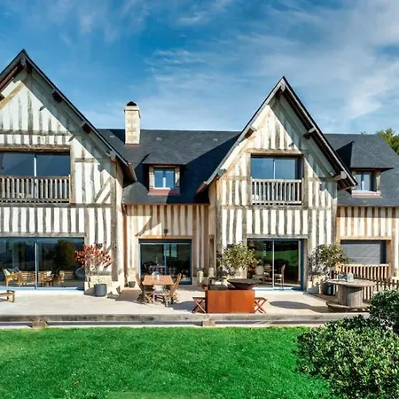 Ferienhaus Luxurious With A Heated Swimming Pool