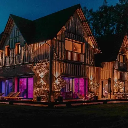 Luxurious With A Heated Swimming Pool * Bonneville-sur-Touques