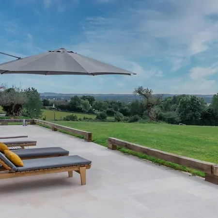 Ferienhaus Luxurious With A Heated Swimming Pool Bonneville-sur-Touques