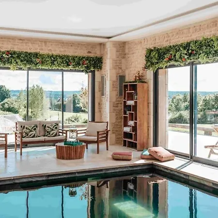Ferienhaus Luxurious With A Heated Swimming Pool Bonneville-sur-Touques