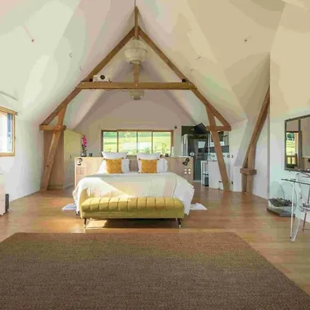 Luxurious With A Heated Swimming Pool * Bonneville-sur-Touques